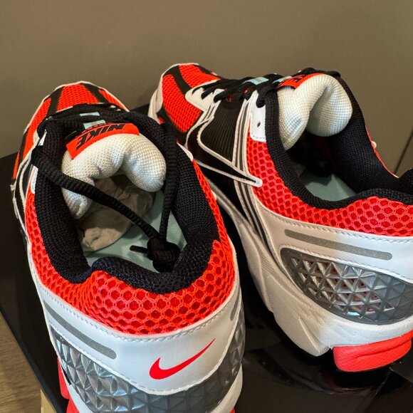 NIKE Zoom Vomero 5 SE Bright Crimson / Black - NIB sz 8.5 main image 6